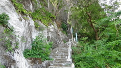 キャウッタロン・パゴダ Kyauk Ta Lone Pagoda Taung Mountain 頂上 Top of the mountain モーラミャイン Mawlamyine 写真 photo