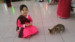 mawlamyine kyeik than lan pagoda、パゴダ、ミャンマーの女の子、かわいい、猫